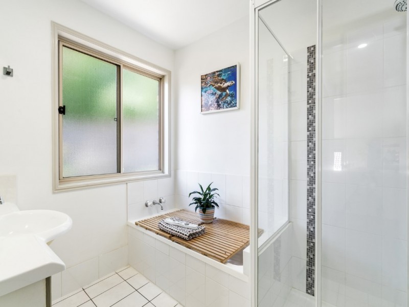 11 Pacific Pines Boulevard, Pacific Pines QLD 4211