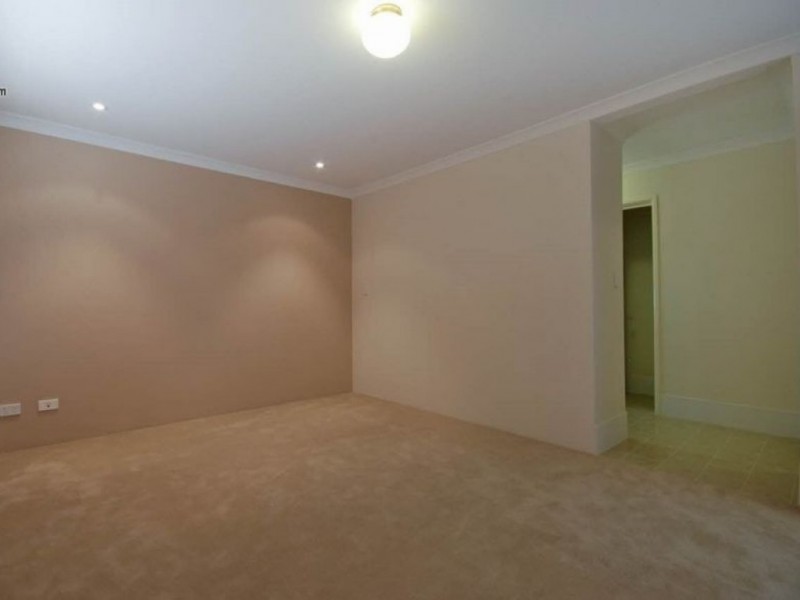 3 Girramay Rd, Banksia Grove WA 6031