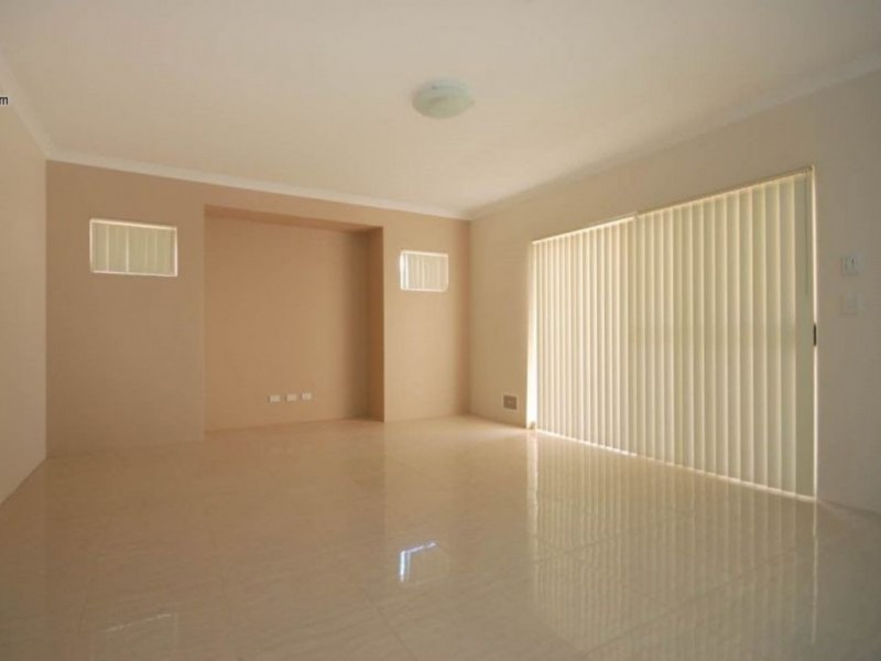 3 Girramay Rd, Banksia Grove WA 6031