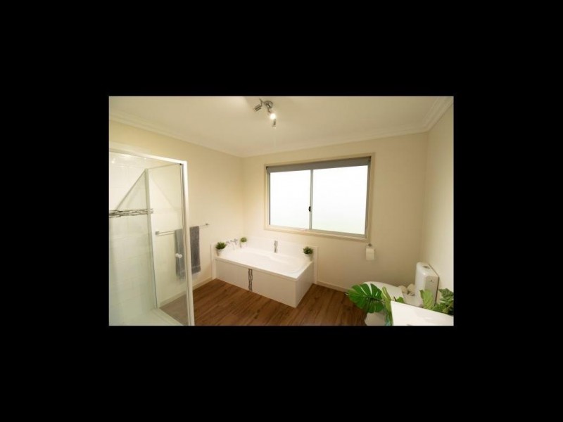 65 Thallon Road, Kensington Grove QLD 4341