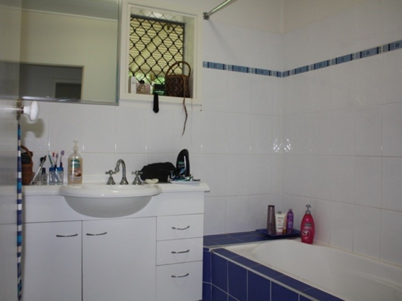 127 – 129 McManus Street, Whitfield QLD 4870