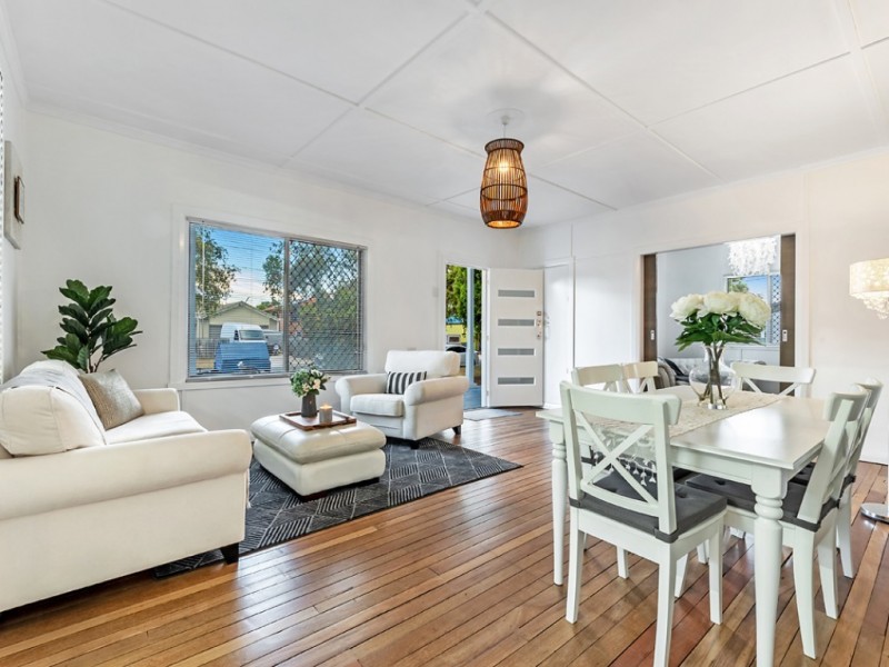 18 Yacht St, Clontarf QLD 4019