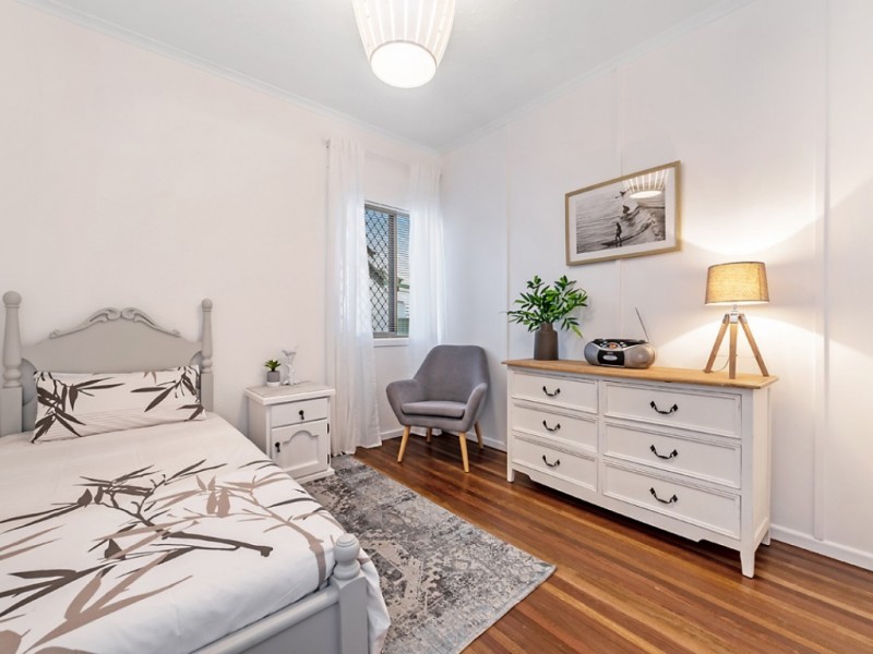 18 Yacht St, Clontarf QLD 4019
