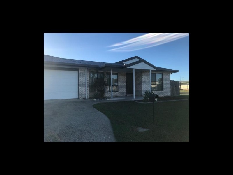 2/2 Cullen Close, Bowen QLD 4805