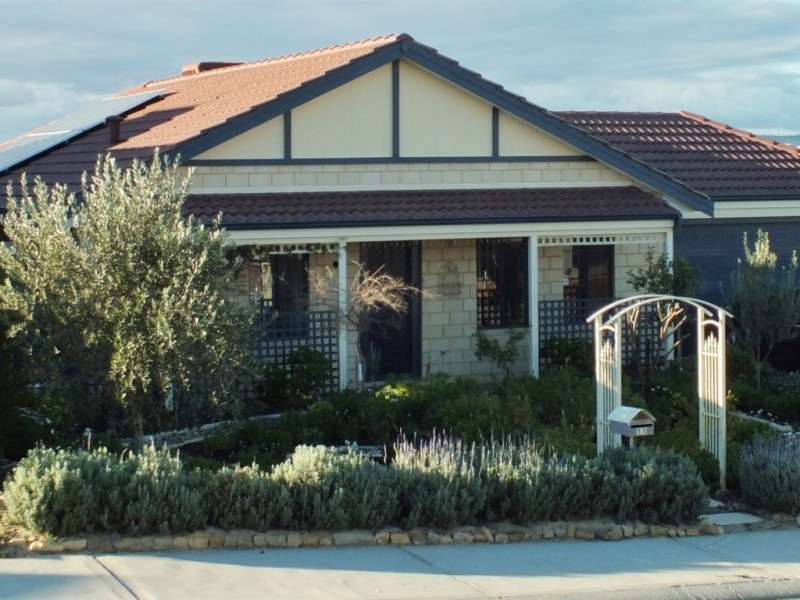 11 Newington Pass, Ellenbrook WA 6069