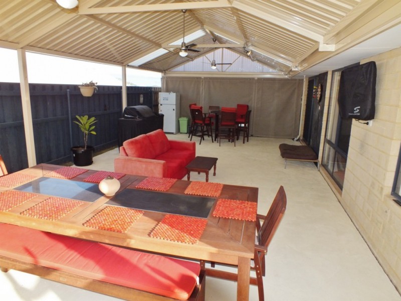 11 Newington Pass, Ellenbrook WA 6069