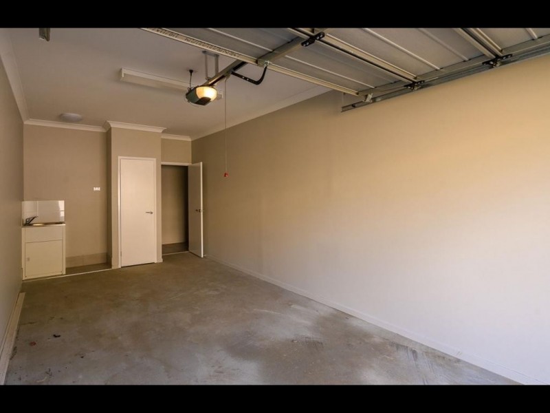 1 & 2/30 Kootangal Crescent, Ferny Hills QLD 4055