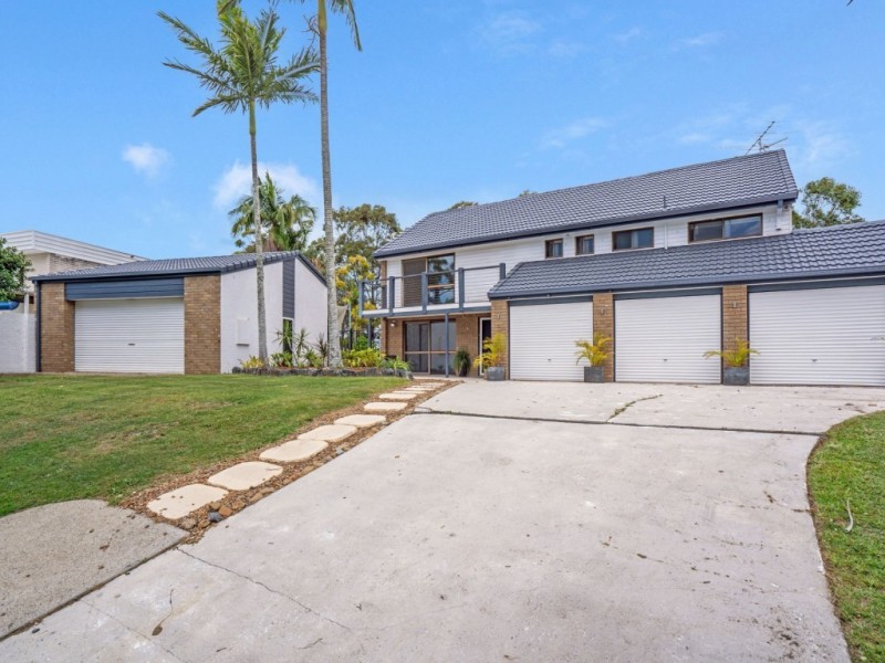 8 Binalong Drive, Ashmore QLD 4214