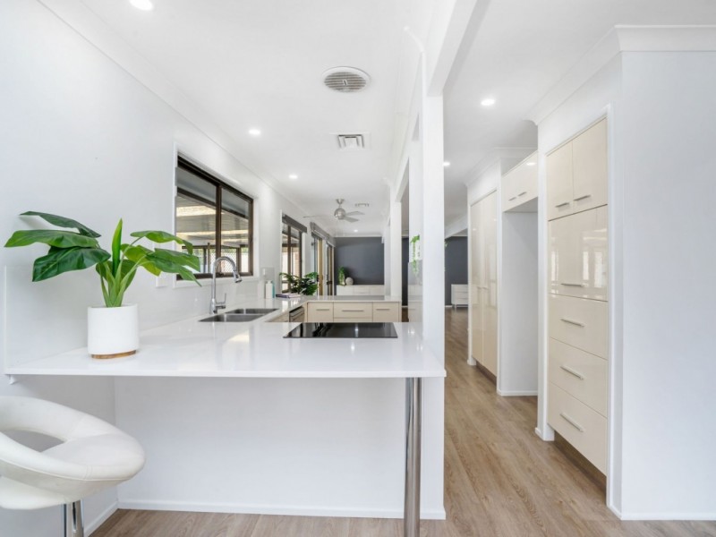 8 Binalong Drive, Ashmore QLD 4214