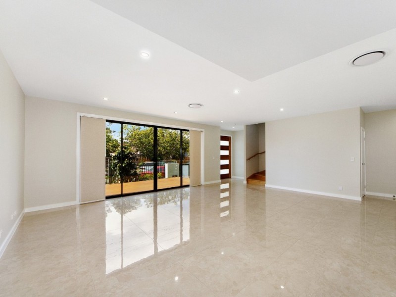 31 Oleander Ave, Biggera Waters QLD 4216