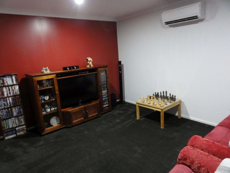 1 Piping Court, Raceview QLD 4305