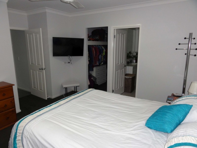 1 Piping Court, Raceview QLD 4305