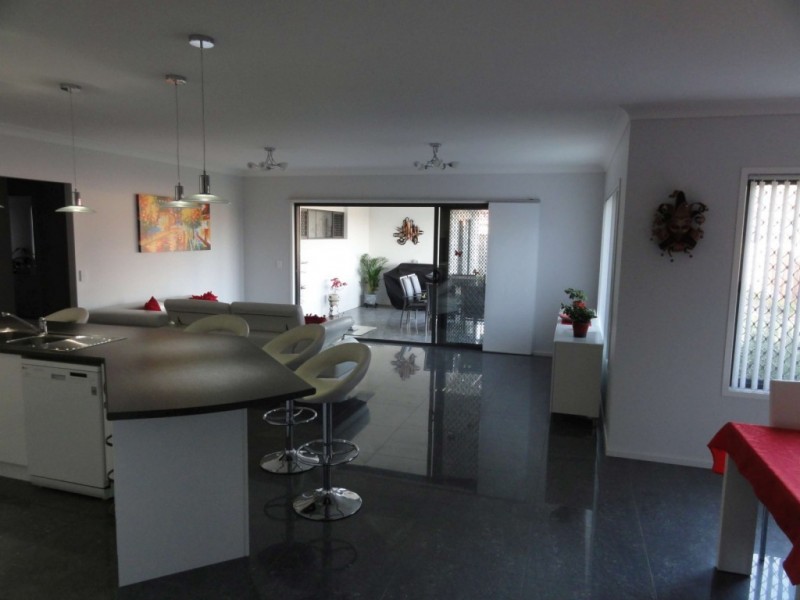 1 Piping Court, Raceview QLD 4305