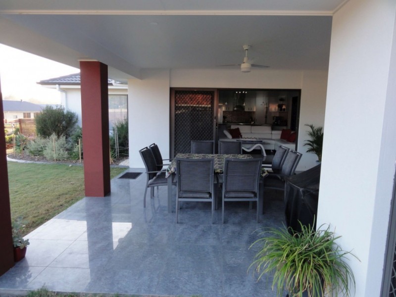 1 Piping Court, Raceview QLD 4305