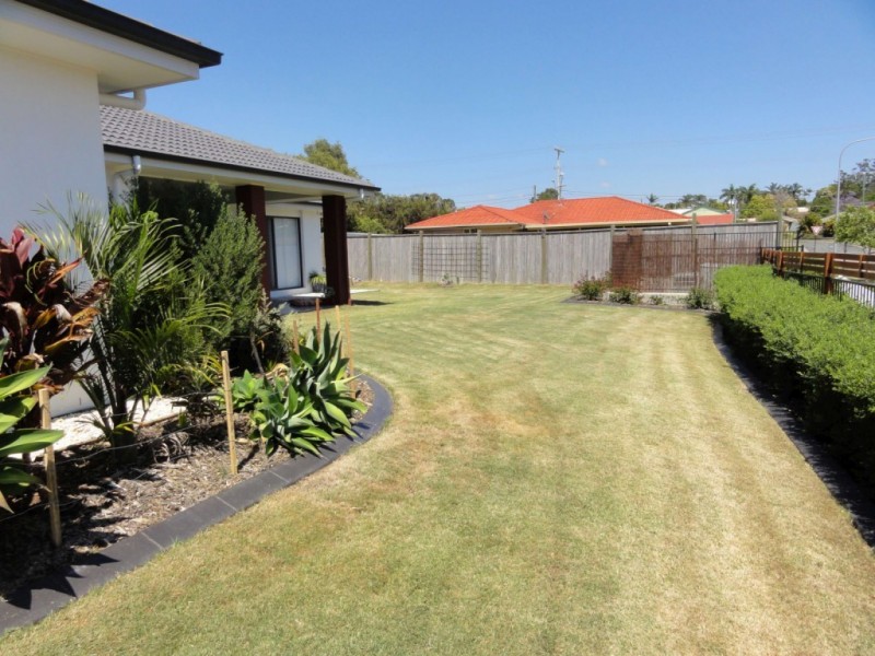 1 Piping Court, Raceview QLD 4305