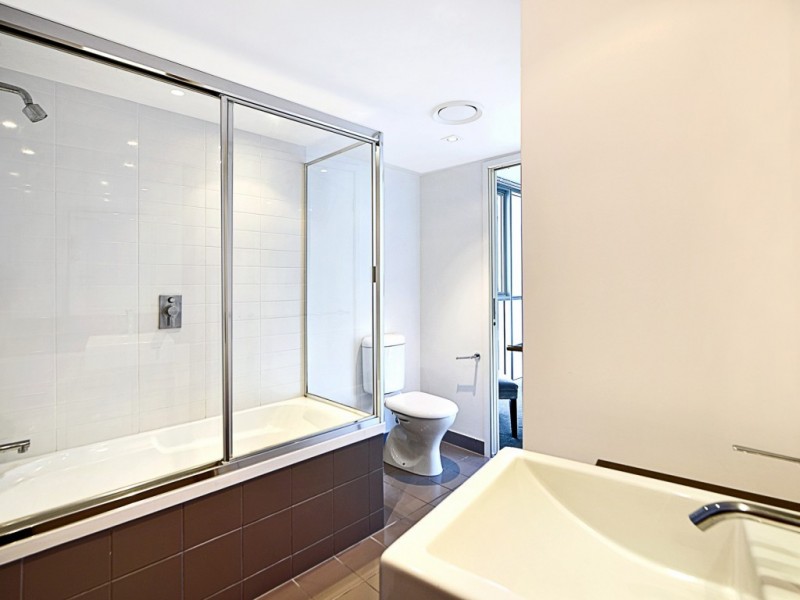 907/18 Enderley Avenue, Surfers Paradise QLD 4217