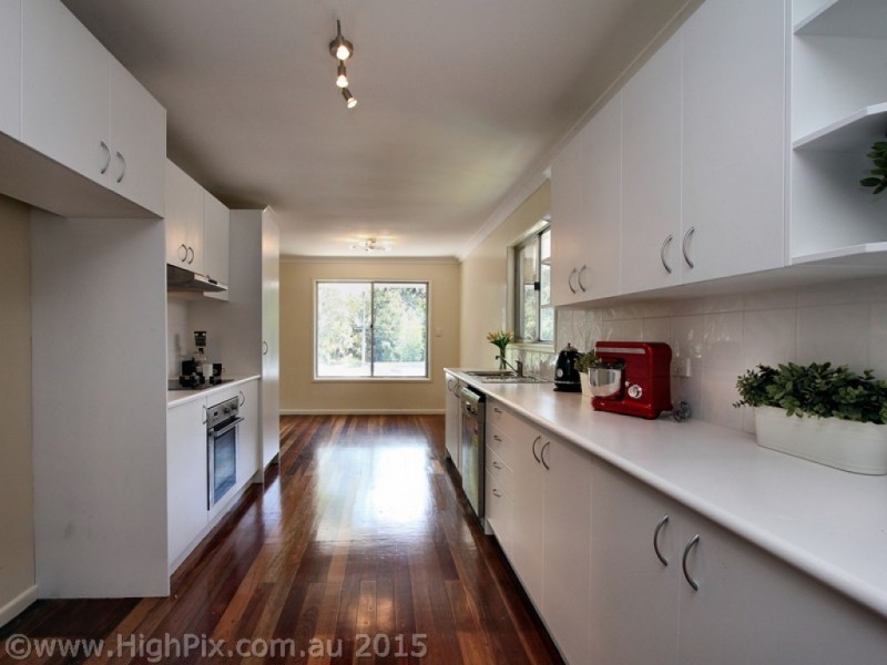 2 Minkara Street, Indooroopilly QLD 4068