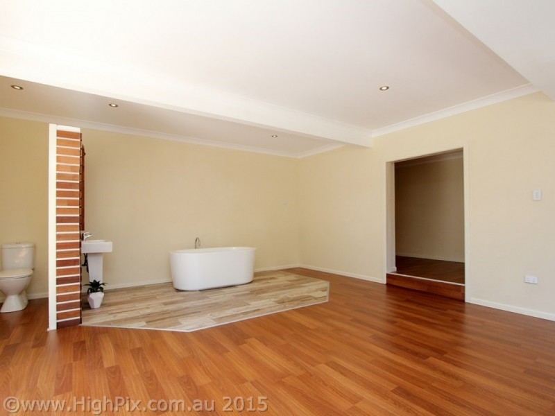 2 Minkara Street, Indooroopilly QLD 4068