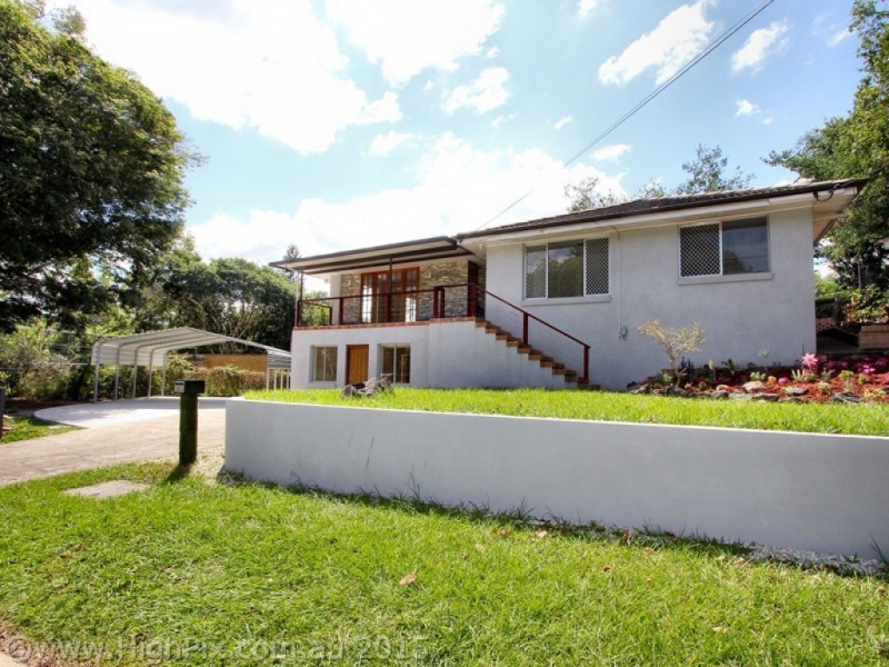 2 Minkara Street, Indooroopilly QLD 4068