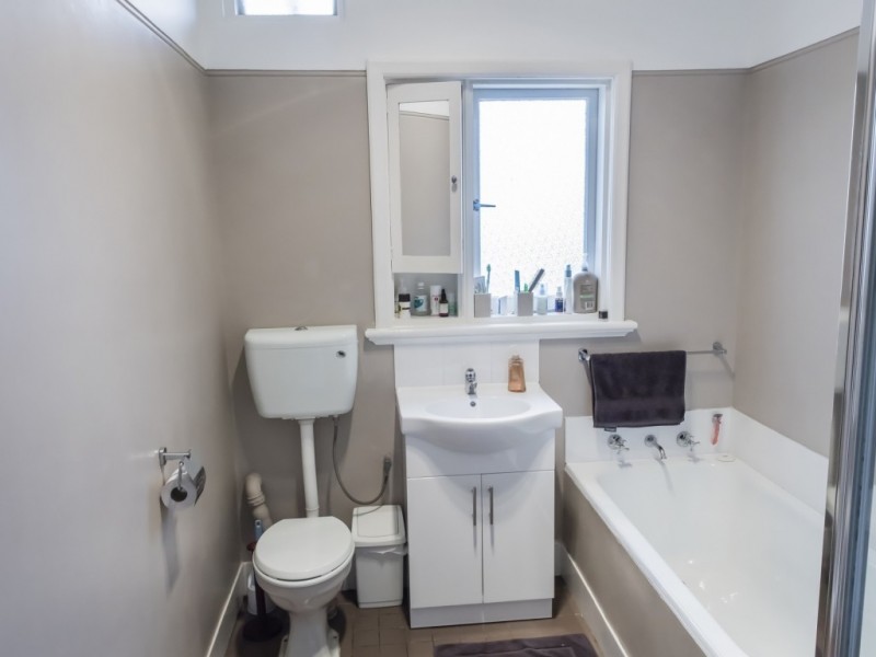 1/16 Coongan Avenue, Greenmount WA 6056