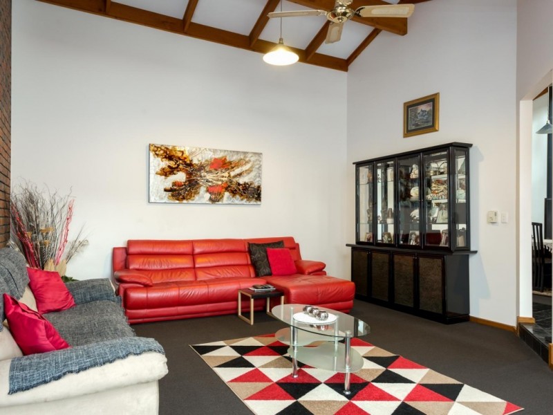 8 Ives Crescent, Mccracken SA 5211