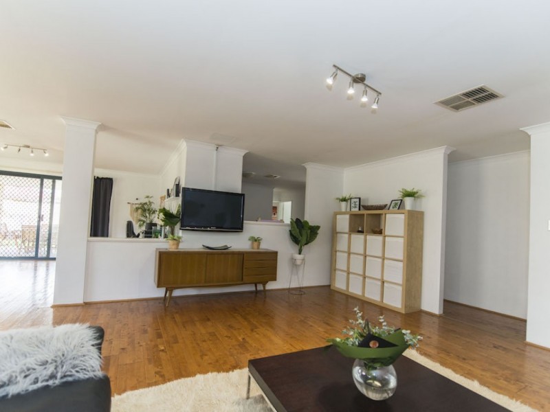 40 Albina Chase, Lakelands WA 6180