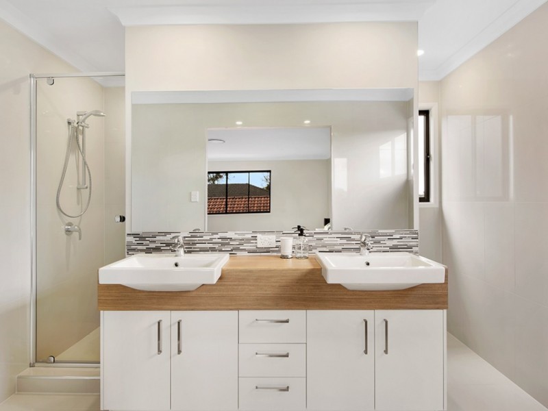 123 Graceville Avenue, Graceville QLD 4075