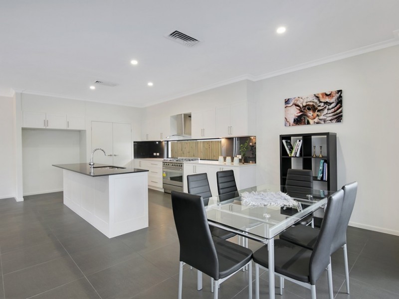 123 Graceville Avenue, Graceville QLD 4075