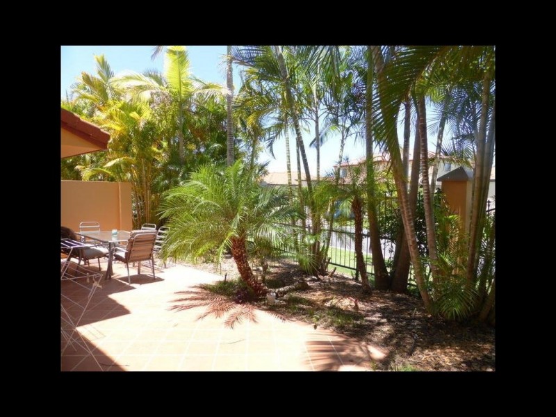 8 Woody Views Way, Robina QLD 4226