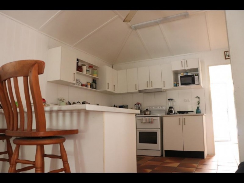 32 Barbarra Street, Picnic Bay QLD 4819