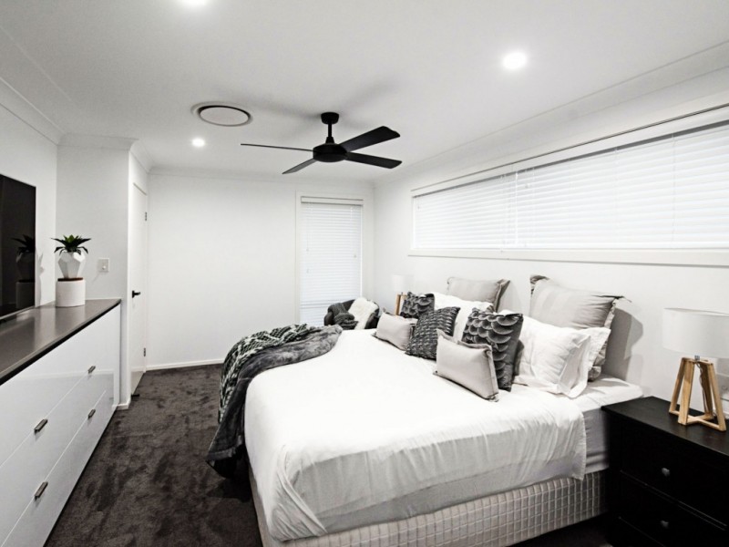 7 Sara Street, Ashmore QLD 4214