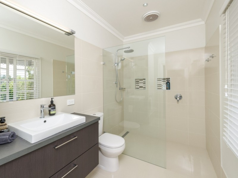 4 Dovedale Crescent, Ashgrove QLD 4060