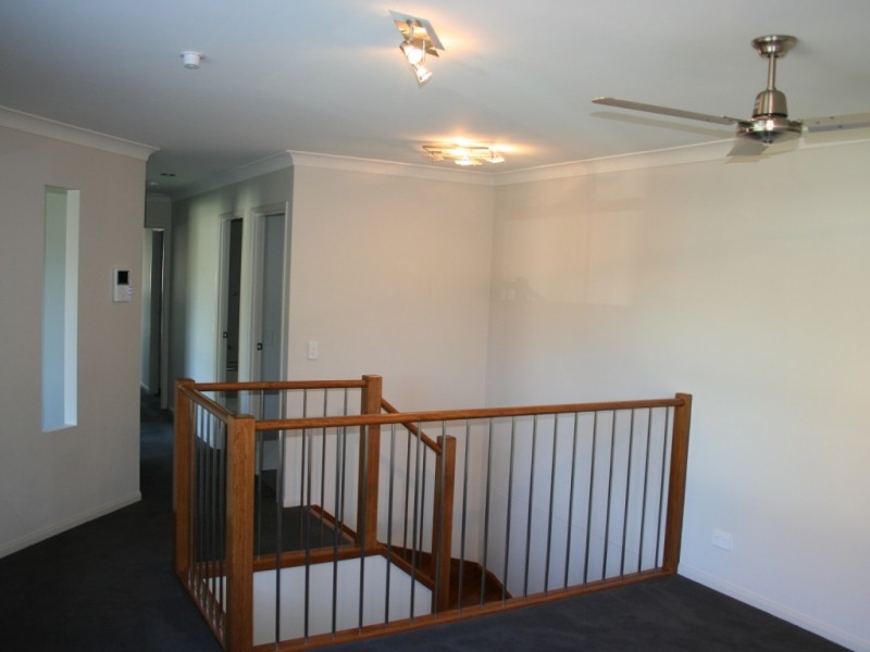 1/11 Rathbone Place, Labrador QLD 4215