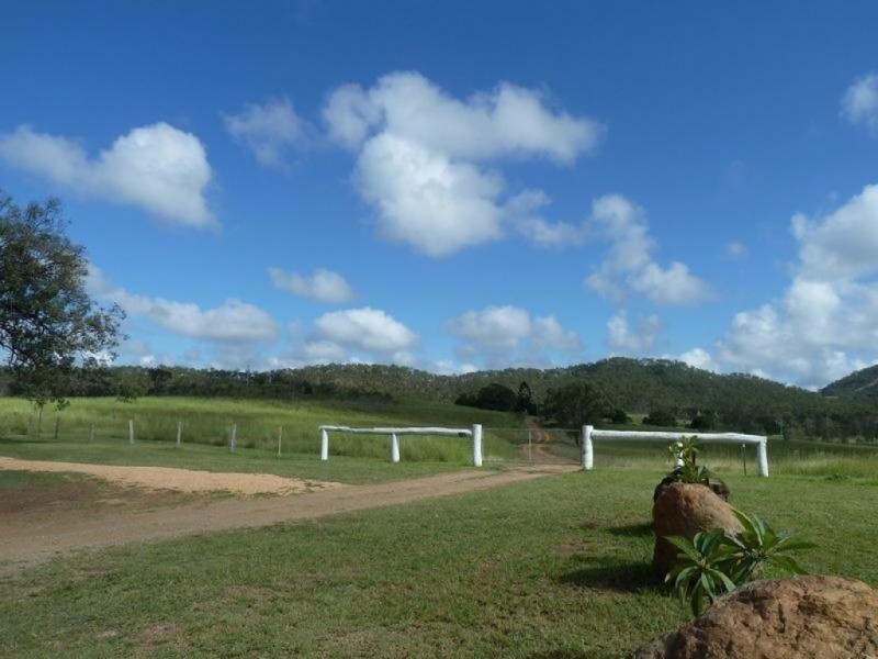 415 The Narrows Road, Mount Larcom QLD 4695