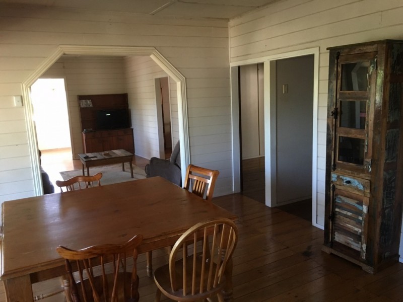 415 The Narrows Road, Mount Larcom QLD 4695