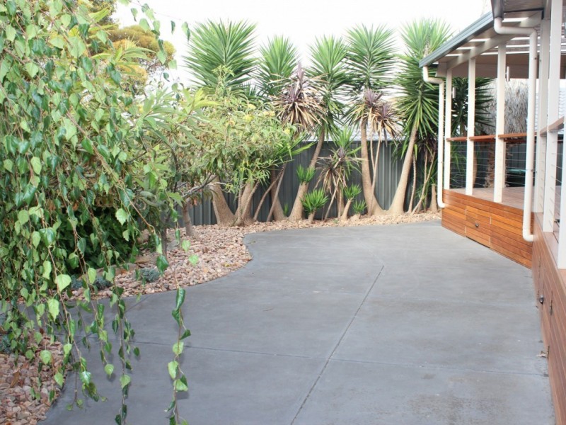 27 McClure Avenue, Reynella East SA 5161