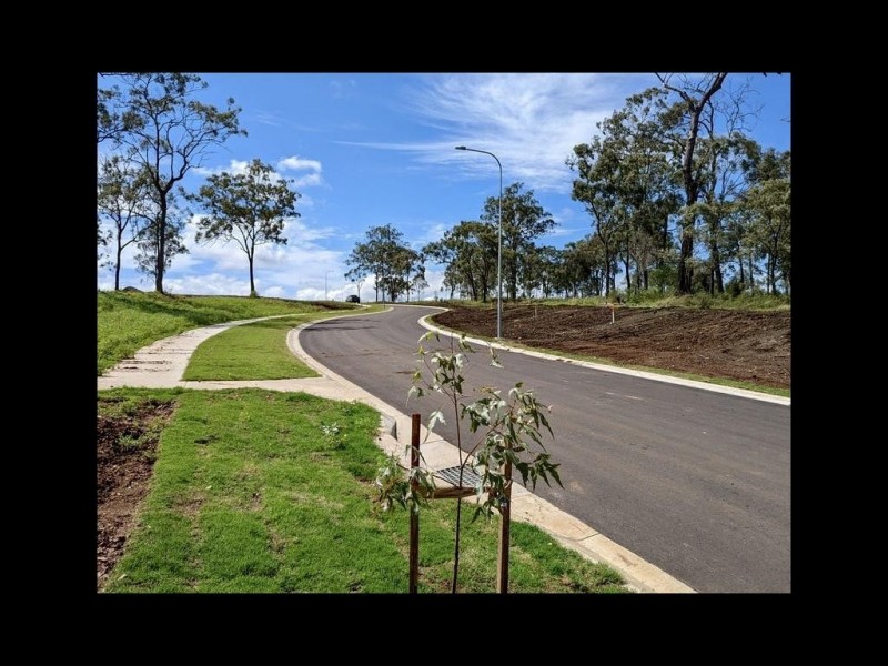 3 Seniah Court, Meringandan West QLD 4352