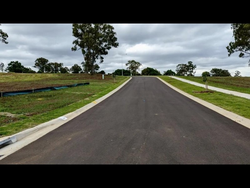 3 Seniah Court, Meringandan West QLD 4352