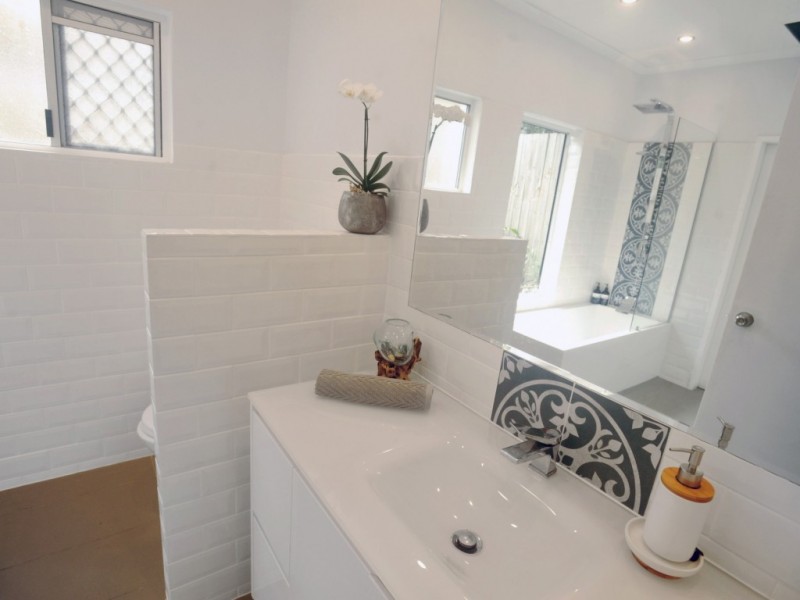 22 Carramar Crescent, Caravonica QLD 4878