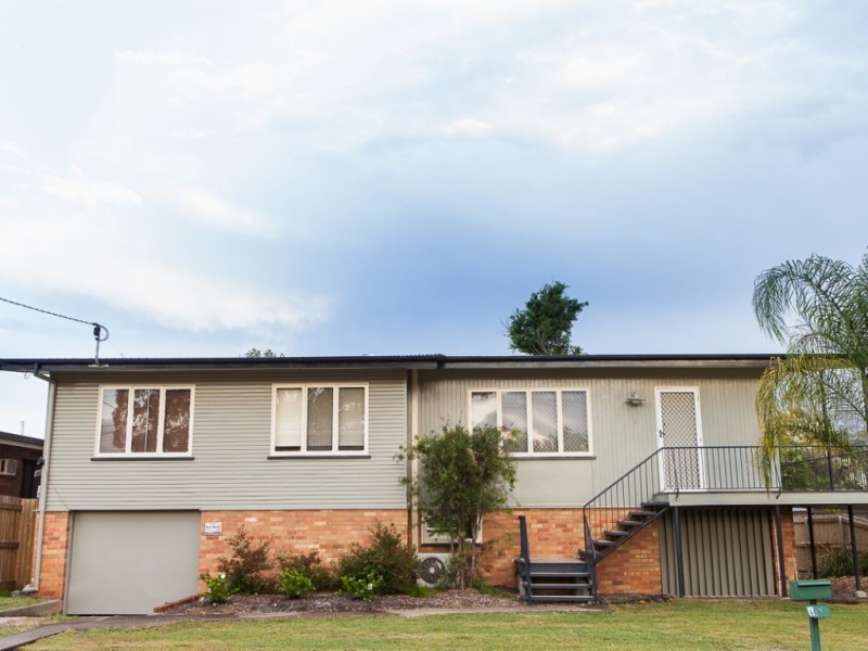 6 Lauriston Street, Eastern Heights QLD 4305