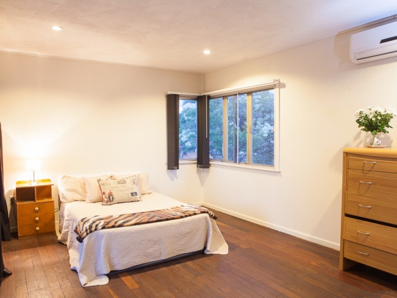 6 Lauriston Street, Eastern Heights QLD 4305