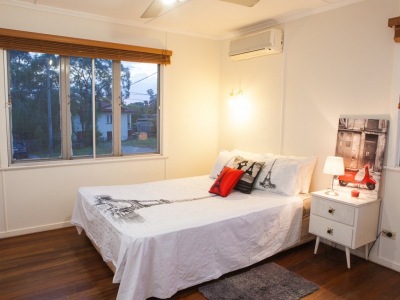 6 Lauriston Street, Eastern Heights QLD 4305