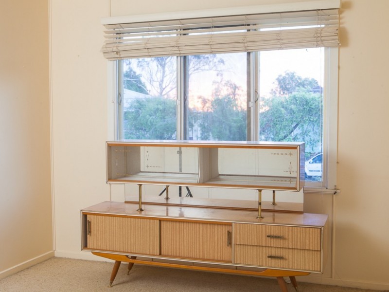 6 Lauriston Street, Eastern Heights QLD 4305