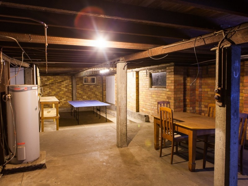 6 Lauriston Street, Eastern Heights QLD 4305