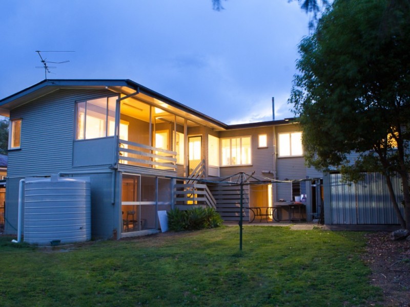 6 Lauriston Street, Eastern Heights QLD 4305