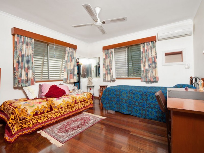 129 Jensen Street, Whitfield QLD 4870