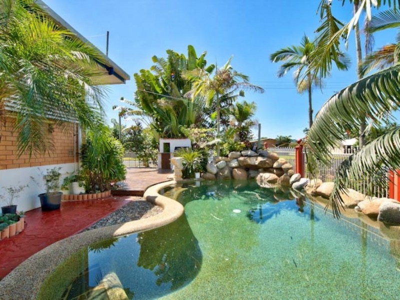 129 Jensen Street, Whitfield QLD 4870