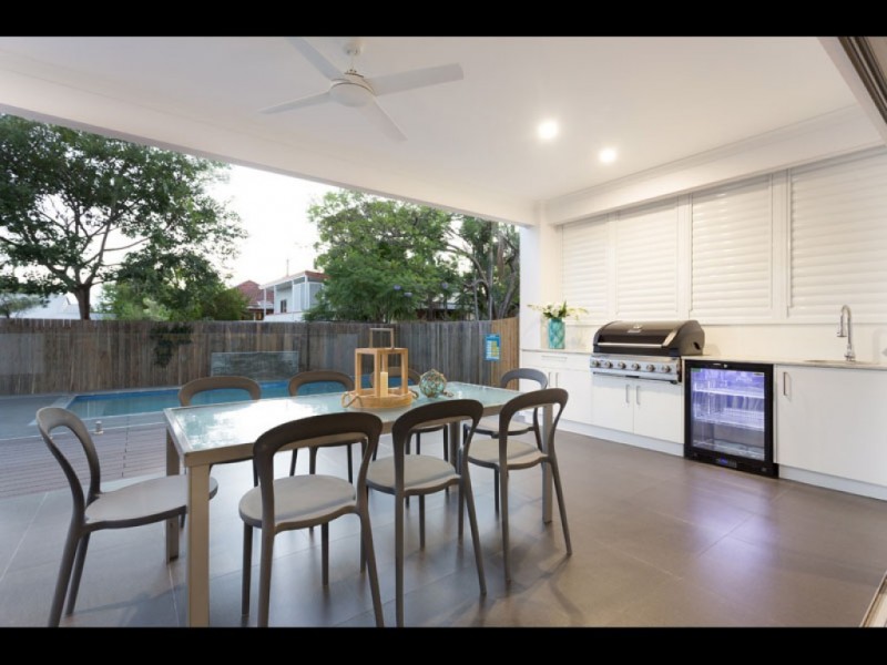 125 Graceville Avenue, Graceville QLD 4075