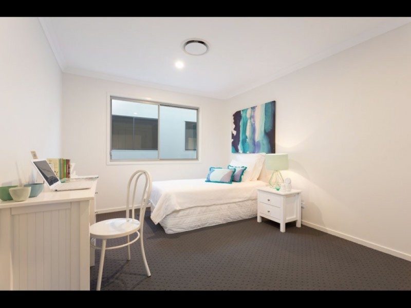 125 Graceville Avenue, Graceville QLD 4075