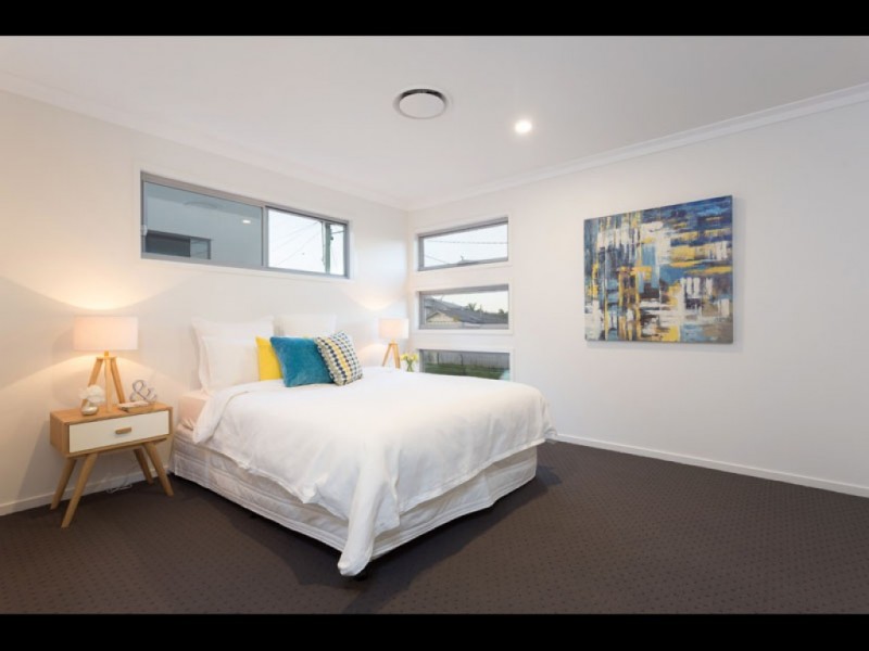 125 Graceville Avenue, Graceville QLD 4075